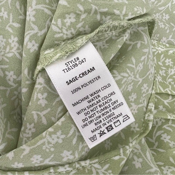 NWOT Lush Ranya Cropped Wrap Top Floral Spring Summer Size Large - Picture 8 of 8